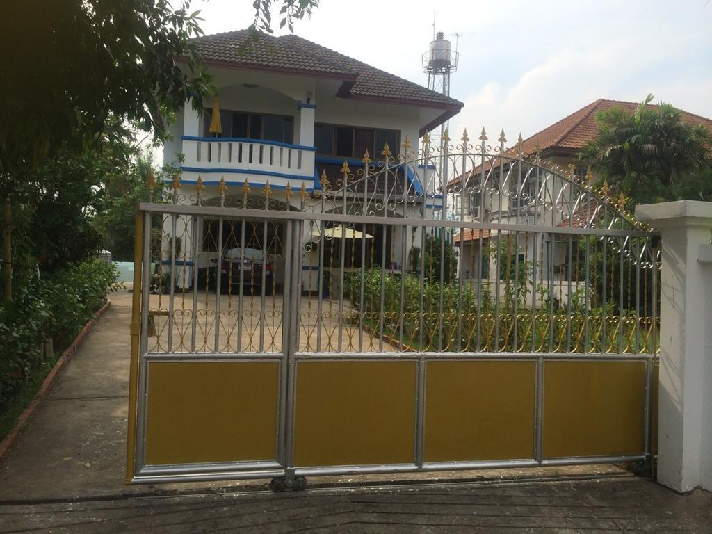 Hom Baan Chiang Mai Hotel Exterior foto